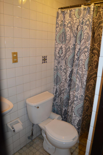 Bathroom 3, Hotel Dos Rios, Guanajuato