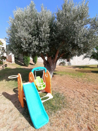Others 5, Villa Hestia, Attica
