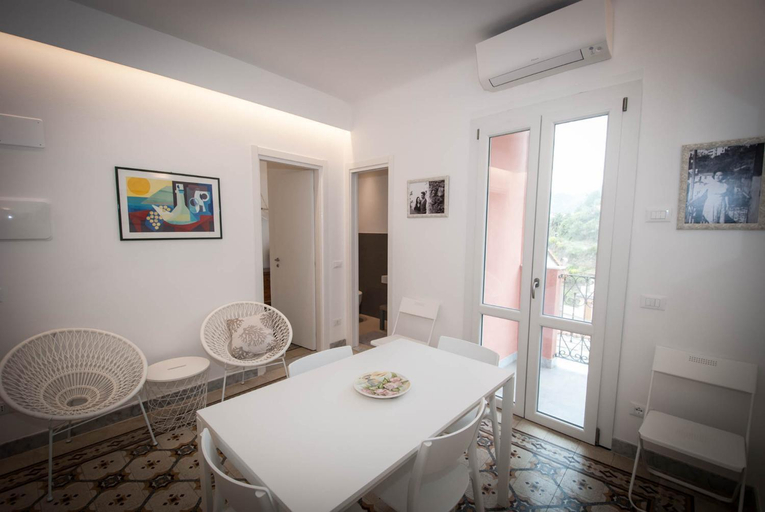 Dining Room 9