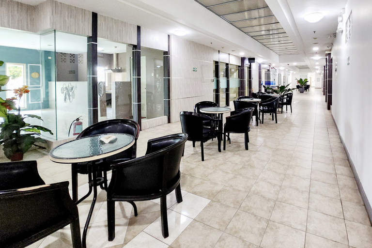Food & Drinks, RedDoorz Premium near Imperium Superblok, Batam