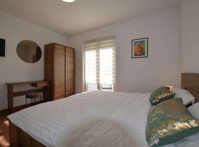Bedroom 3, Warm and Welcoming Apartment With Balcony, Rovinj