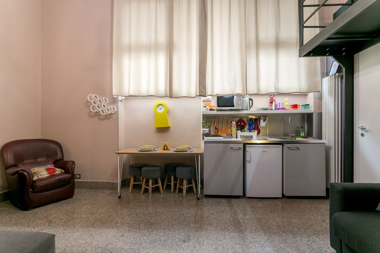 Others 5, Spacious Studio in via Sammartini 33, Milano
