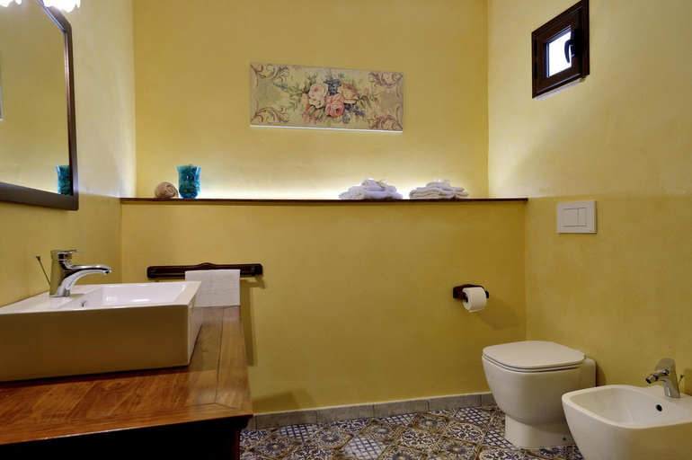 Bathroom 3, LUMIE DI SICILIA, Agrigento