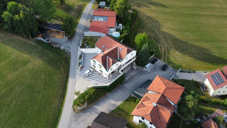 Others 3, Villa Theresa, Sankt Pölten Land
