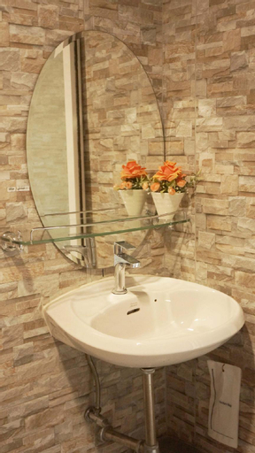 Bathroom 11