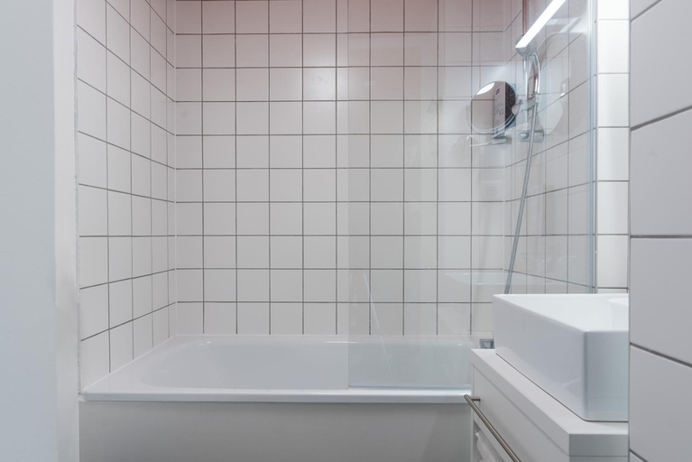 Bathroom 11
