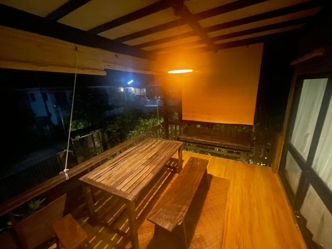 Food & Drinks 5, Golden Mango House, K. Sam Roi Yot