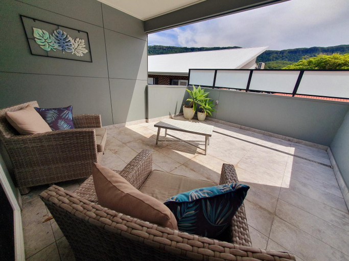 Others 2, Townhouses by the Beach, Wollongong - Inner