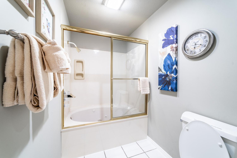 Bathroom 7