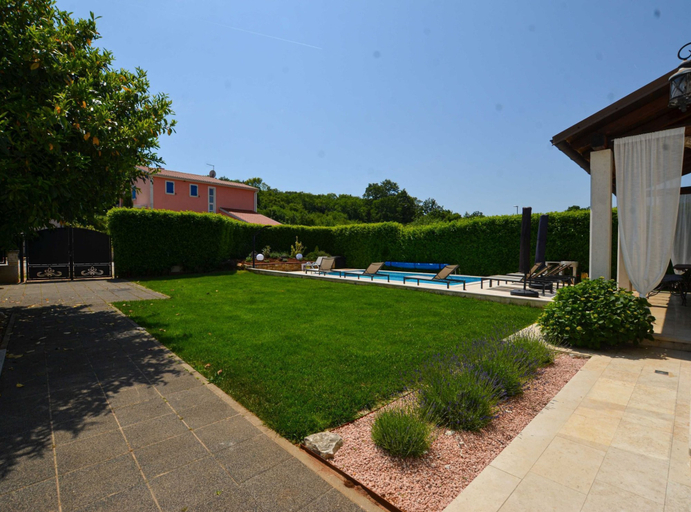 Exterior & Views 2, Sophisticated and Chic Villa With Pool, Kanfanar
