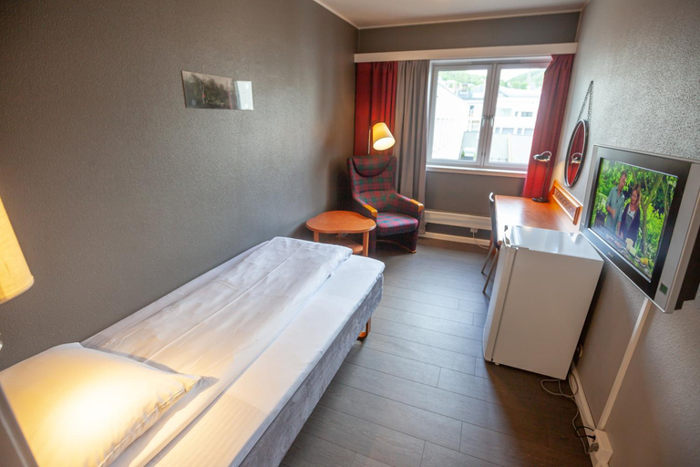 Bedroom 3, F2 Hotel, Harstad