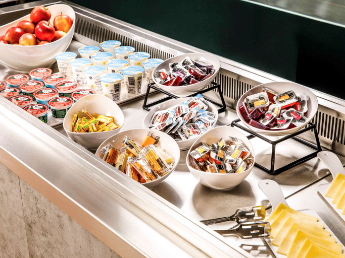 Food & Drinks 5, ibis budget London Heathrow Terminal 5, London