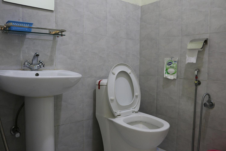 Bathroom, Gurkha Lodge, Gandaki