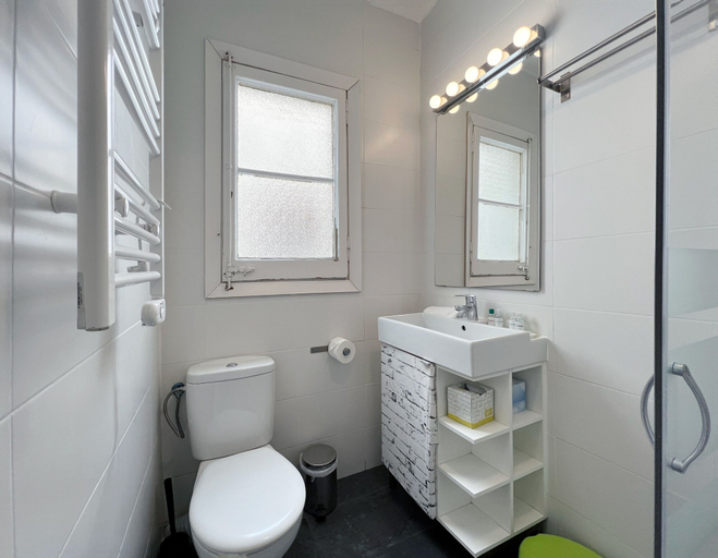 Bathroom 4, Stay U-nique Apartment Legalitat, Barcelona