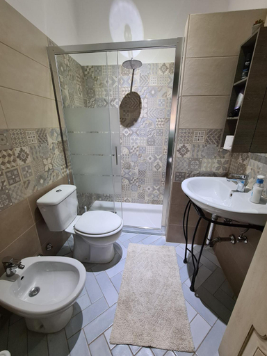 Bathroom, B&B Betania, Catania