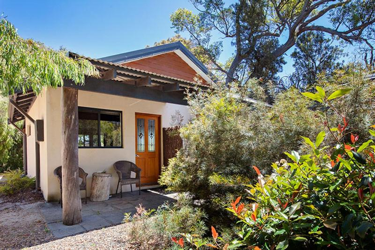 SilverSprings Spa Retreat Pet Friendly Cottages and Glampings, Busselton