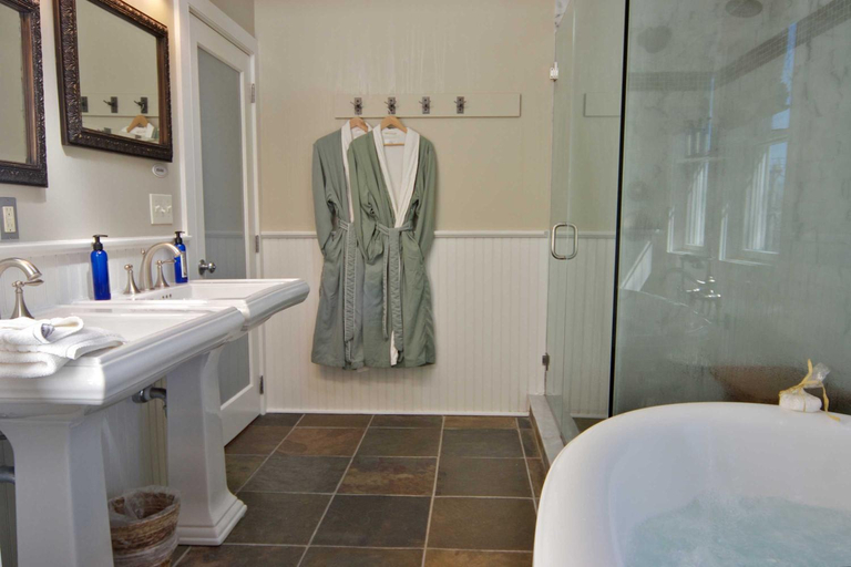 Bathroom 11