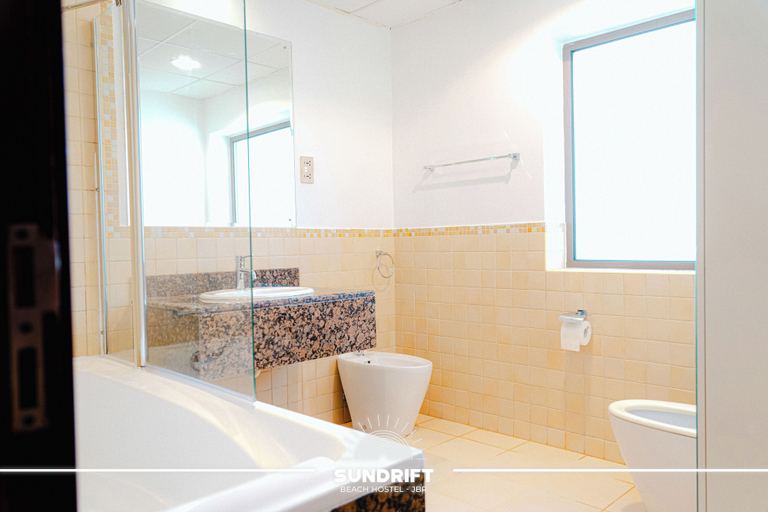 Bathroom 4, Sundrift Dubai Hostel, Dubai