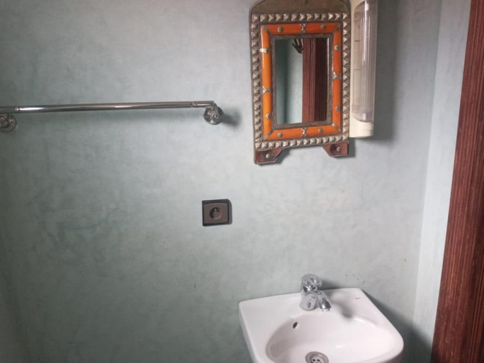 Bathroom 3, Auberge des lacs, Errachidia