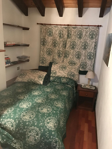 Bedroom 5, La posa sul lago, Vercelli