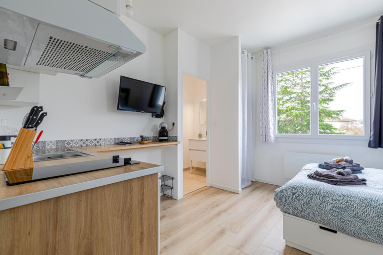 Others 2, A1 SWEET HOMES Angouleme l Secteur Sillac l Parking gratuit - Animaux acceptes, Charente