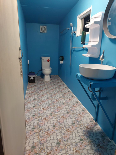 Bathroom 5, Rai Sai Morak, Mae Rim