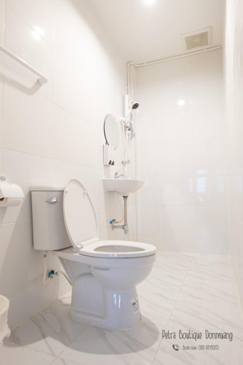 Bathroom 3, Petra Boutique Donmuang, Don Muang