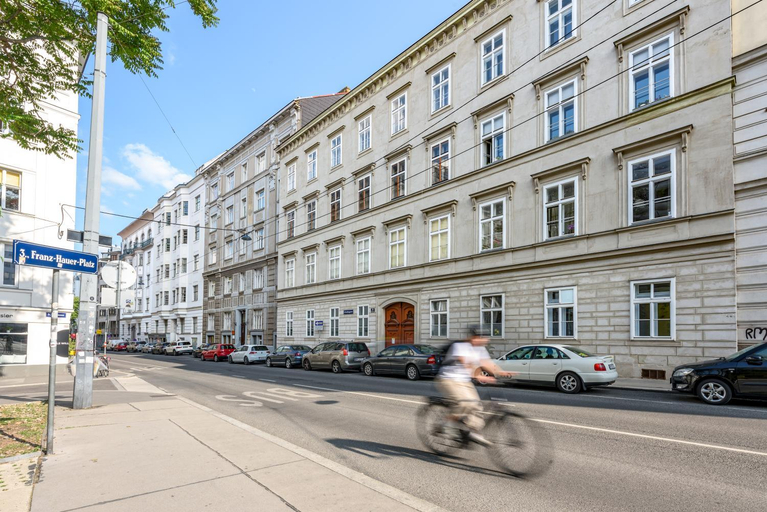Others 4, Spacious Austrian Style Apartment close to City Center Landstraße, Wien