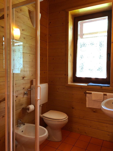 Bathroom 7