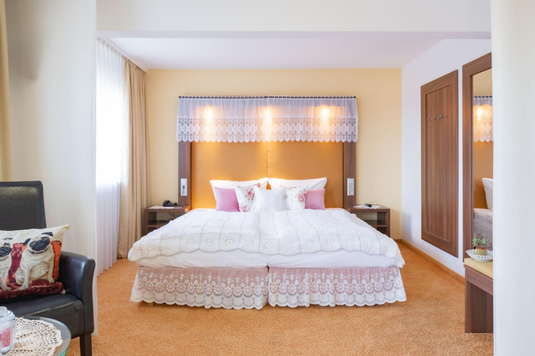 Bedroom 13