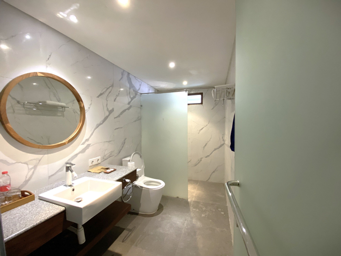 Bathroom 26