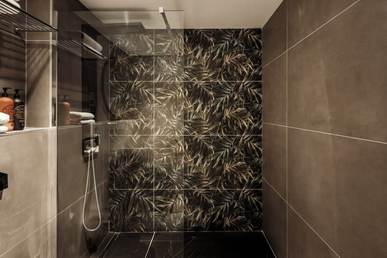 Bathroom 3, Isabella Suites