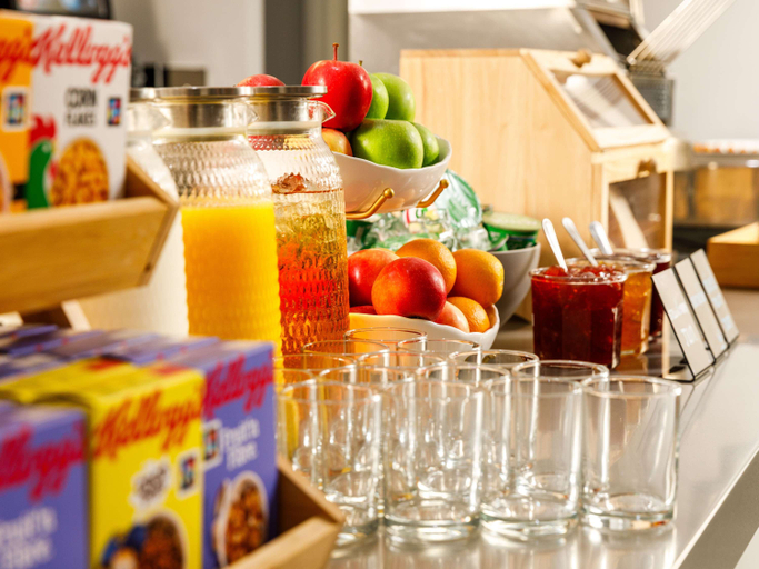 Food & Drinks 5, ibis budget Leicester, Leicestershire