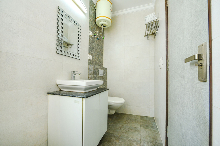 Bathroom 4, Fabhotel Ak Villa, Delhi