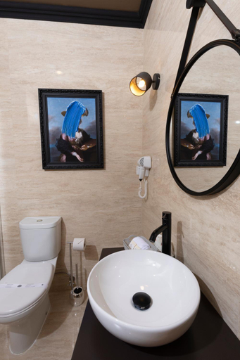 Bathroom 4, America, Porto