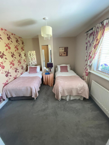Others 2, Summer Cottage in Kinsale Free Car Parking Included
