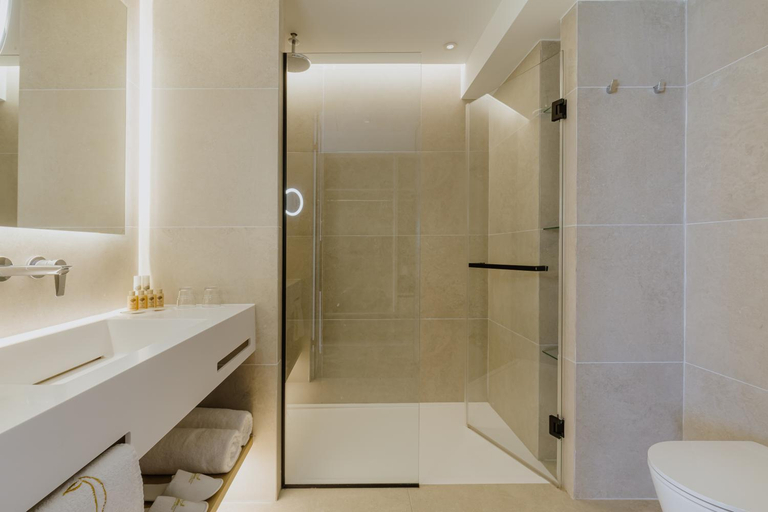 Bathroom 5, Golden Coast Beach Hotel