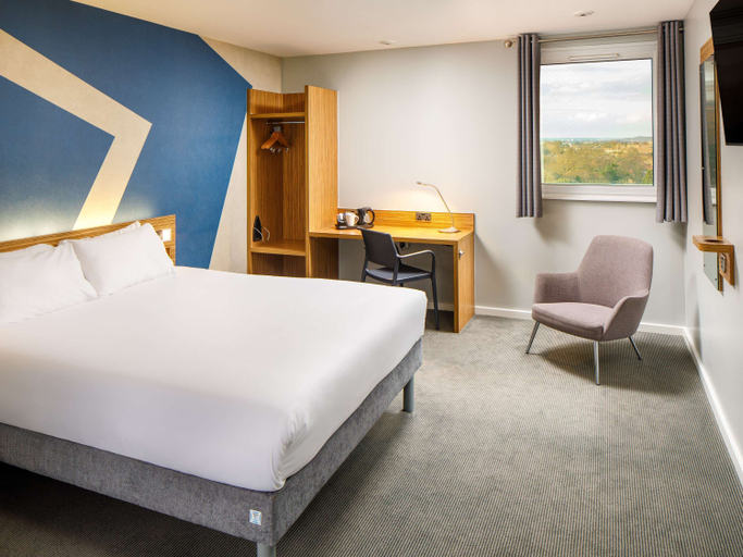 Bedroom 2, ibis budget London Heathrow Central, London