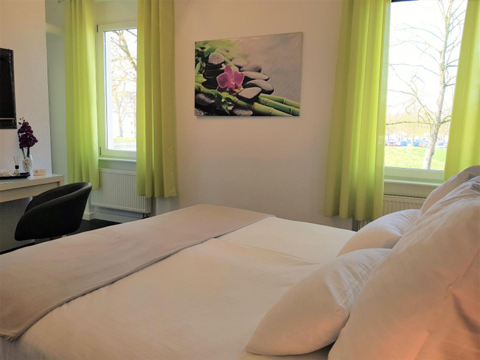 Bedroom 4, Hotel Schutzen, Rastatt