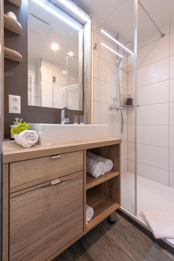 Bathroom 3, Hotel Schloßberg, Forchheim
