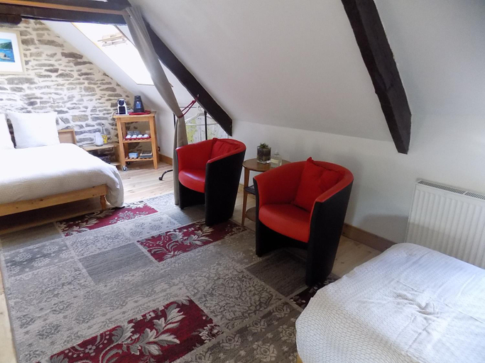 Others 4, Ianrhu, Ille-et-Vilaine
