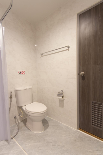Bathroom 15