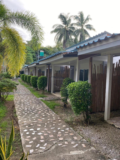 Exterior 13