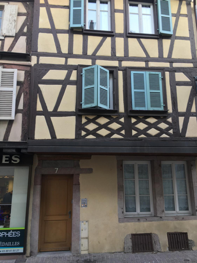 Exterior 4