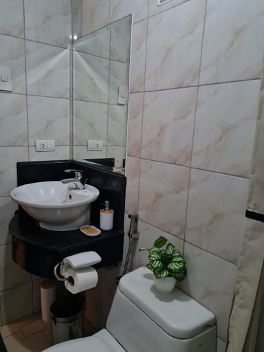 Bathroom 2, Cute Studio Unit w/ Big Windows - B Morgan T1, Taguig