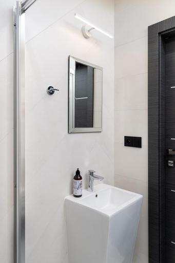 Bathroom 9