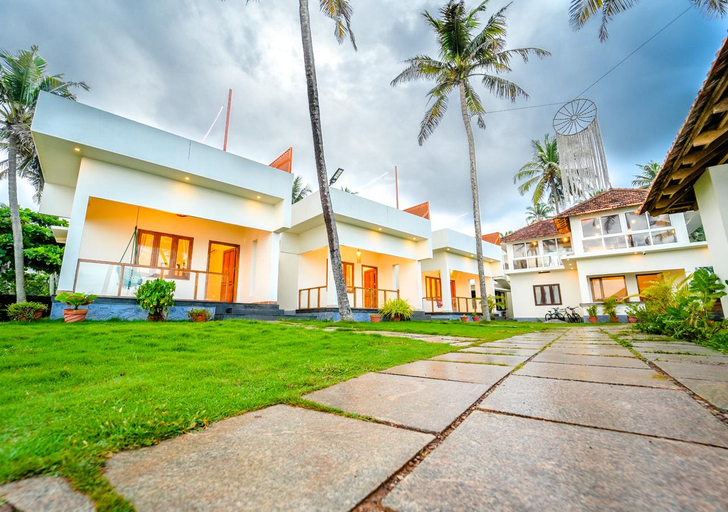 Exterior & Views