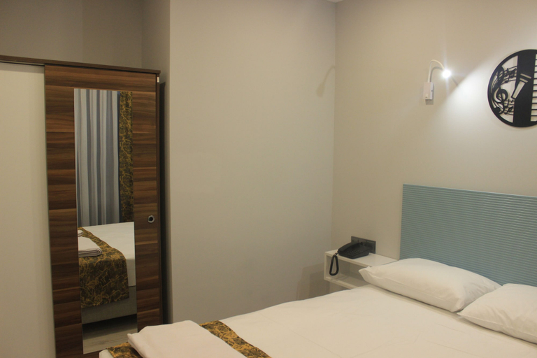 Bedroom 2, Retro Star Suites, Antalya
