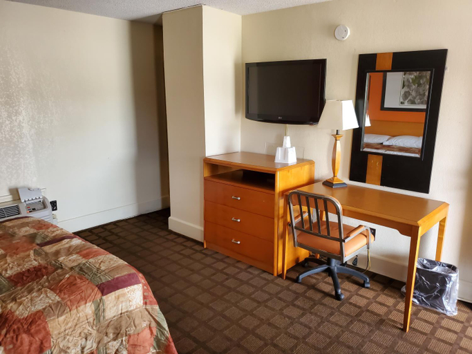 Bedroom 2, Relax Inn, Greensville