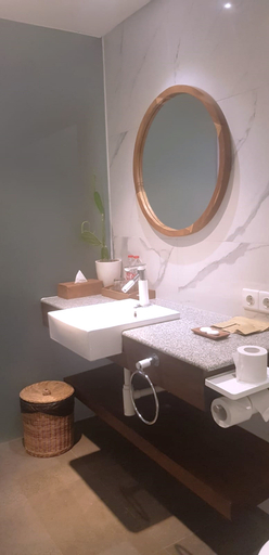 Bathroom 24